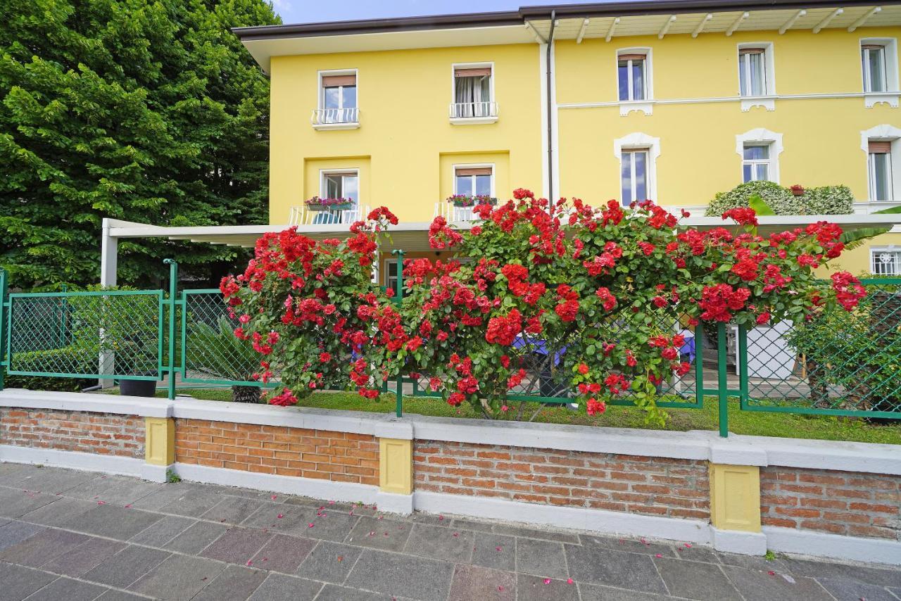 Hotel Ristorante Lepanto Сало Екстер'єр фото