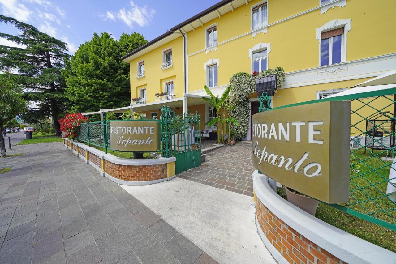 Hotel Ristorante Lepanto Сало Екстер'єр фото