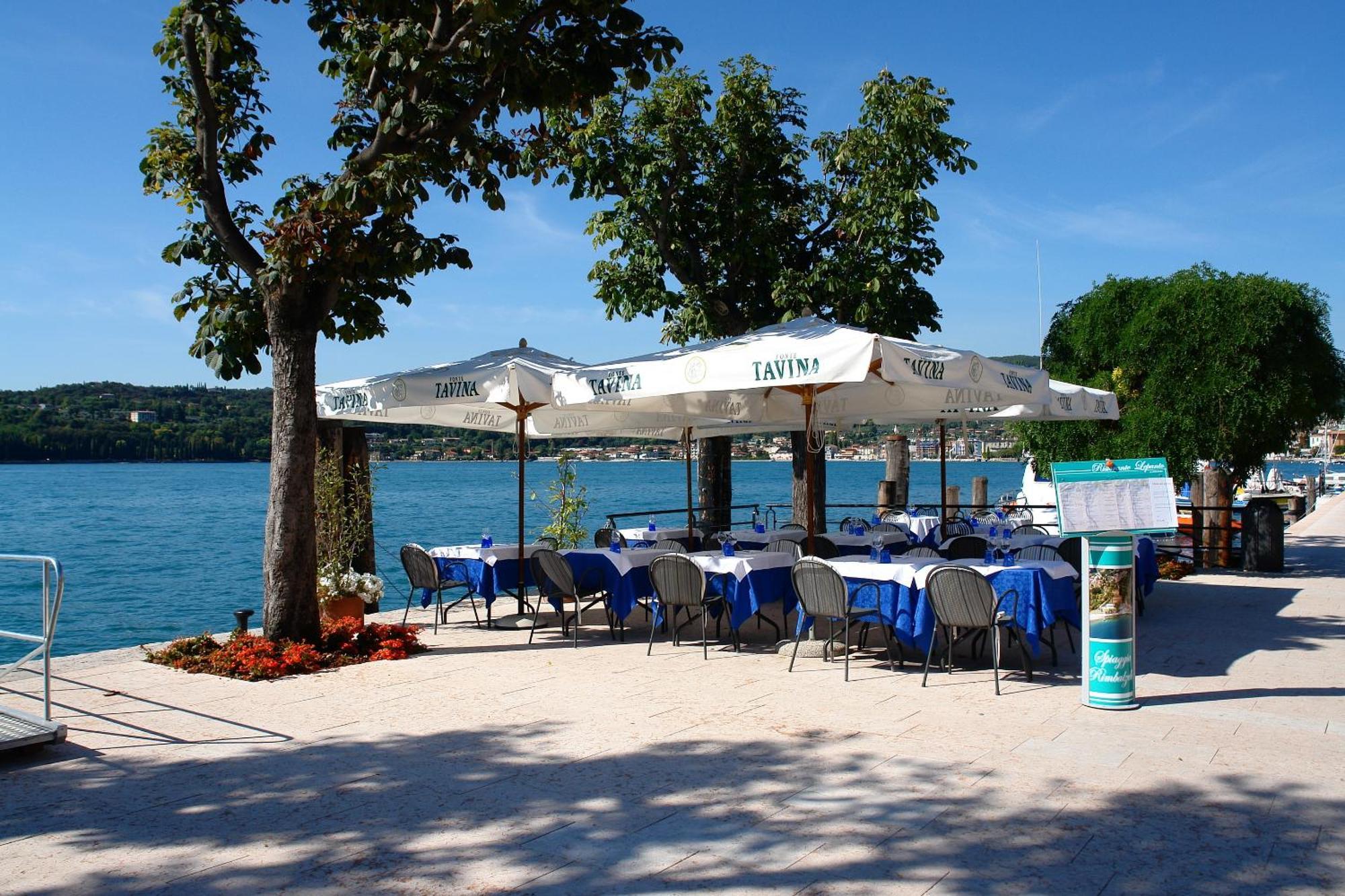 Hotel Ristorante Lepanto Сало Екстер'єр фото